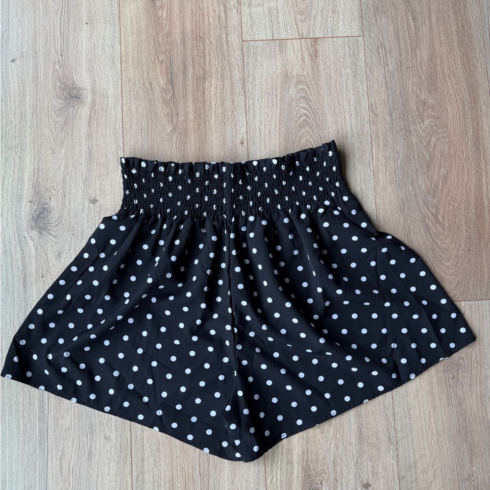 Black Polka Dot Smocked Waist Women's Shorts size XL Trendy